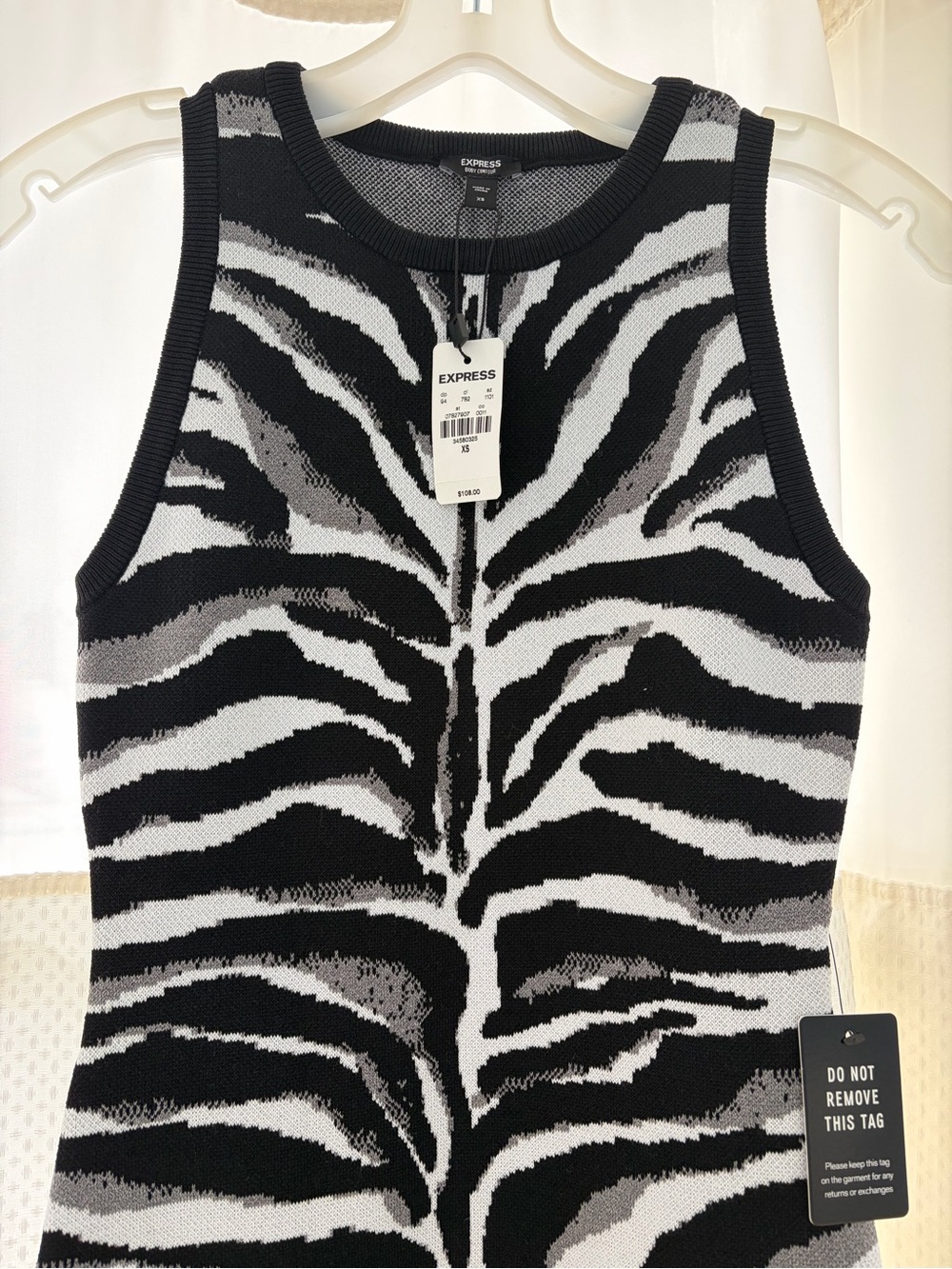Express Sleeveless Body-Contour Zebra-Print Midi Dress in Black and Gray - Picture 2 of 3